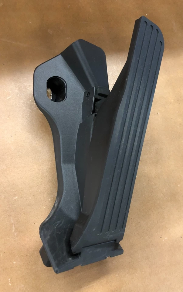 2011 volkswagen tiguan gas pedal accelerator 2009-2017 - Image 2 of 3