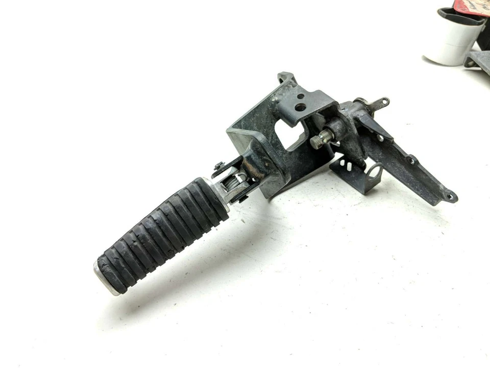 13 clavija delantera derecha para conductor Suzuki VZ 1500 Intruder Boulevard M90 con soporte Foto 3 de 4