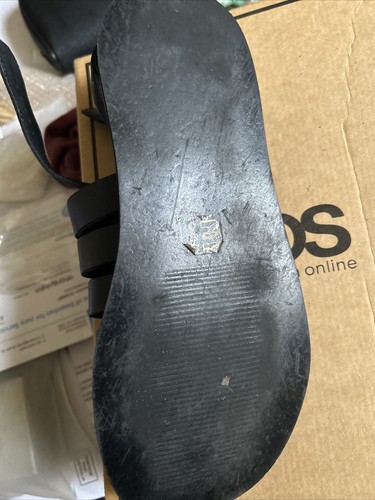 Unisex Black Leather Sandals Mens Size 6. Hardly Worn. Inside Measurements 27cms - Picture 3 of 4