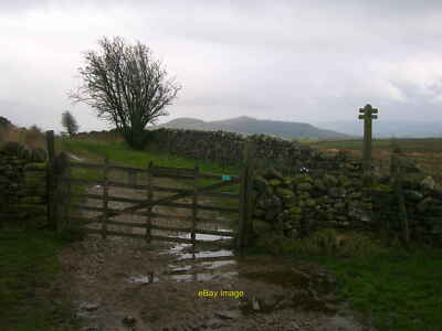 Photo 12x8 Gate at Bridleway Junction Fleets  c2011