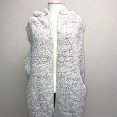 Love Tree Faux Fur Sleeveless Hoodie Vest