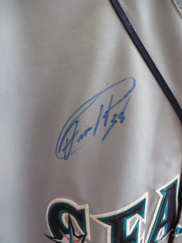 2012 Seattle Mariners team signed auto jersey Felix Hernandez Ichiro Suzuki JSA - Image 4 of 4