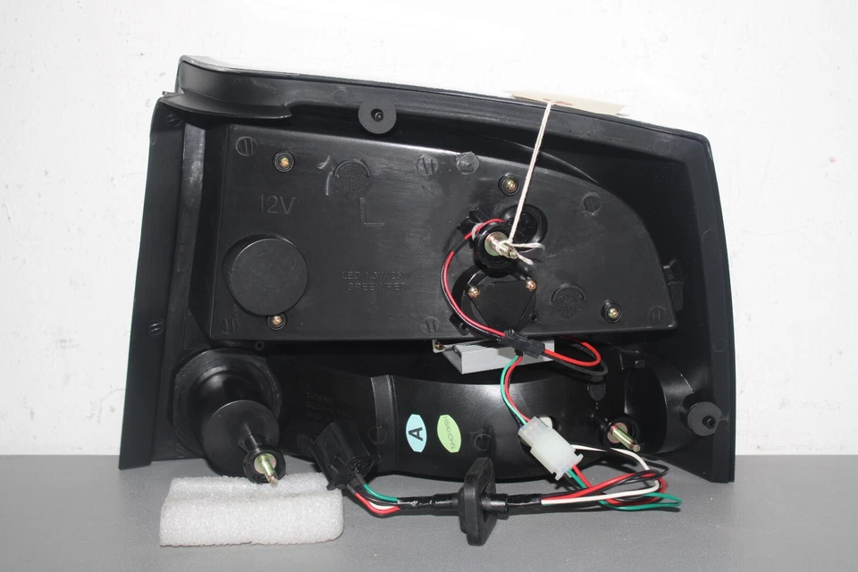 2006 2007 2008 DODGE CHARGER LEFT SIDE TAIL LIGHT WITH LED - Image 3 of 4