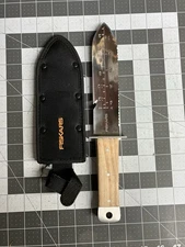 Fiskars Hori Hori 7 in Stainless Steel Blade Gardening Knife