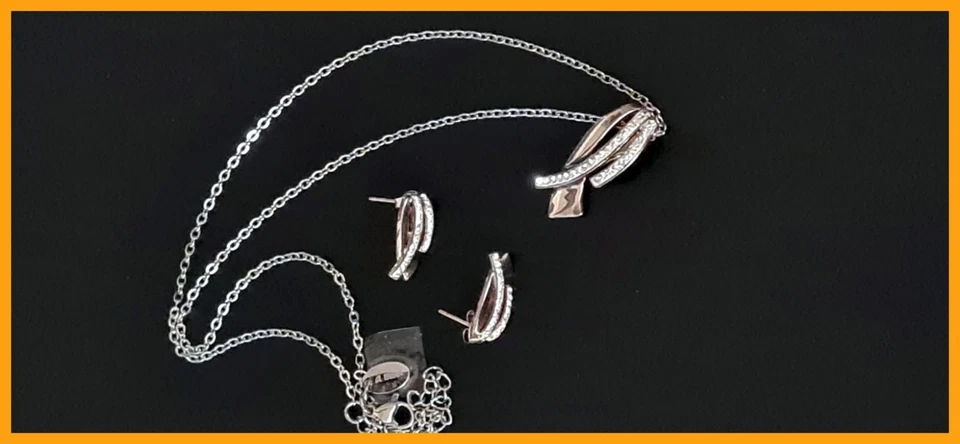 SCHÖNER MODESCHMUCK - SET MIT KETTE UND OHRSTECKER