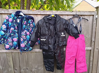 M&S Girls Winter Hooded Floral Puffer Jacket Ski Bundle 4/5 Years