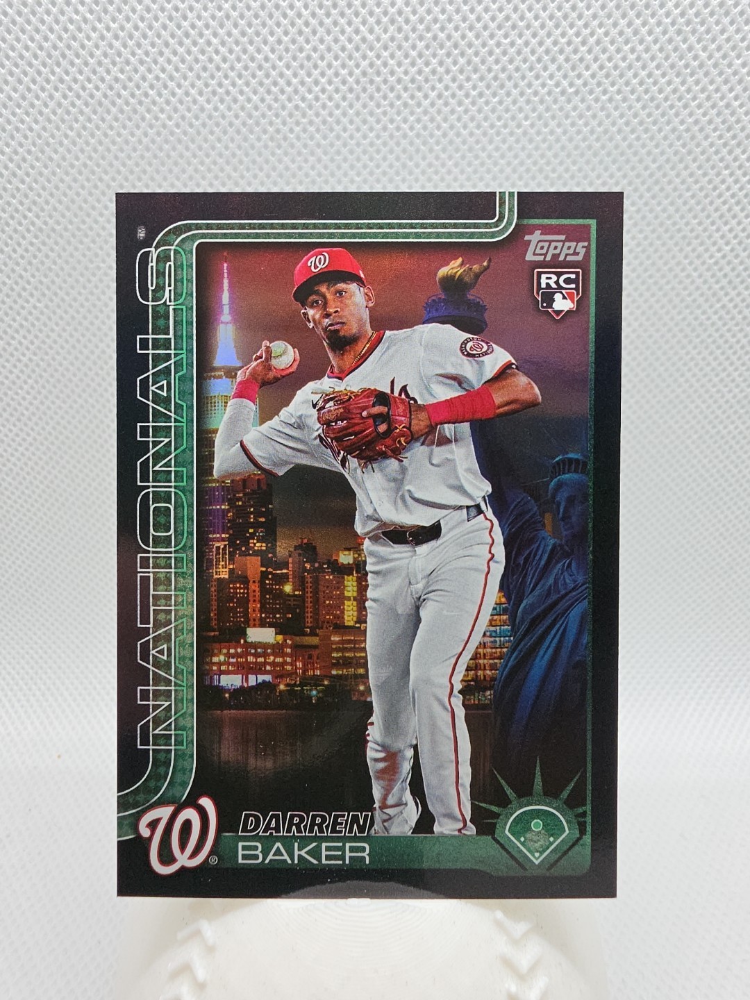 2025 TOPPS SERIES 2 # 511 DARREN BAKER BLACK HOLO FOIL BIG APPLE /10