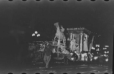 Photo:Memphis Tennessee Cotton Carnival 1930s Parade Float Horse Statue
