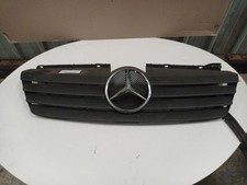 Calandre Mercedes VANEO