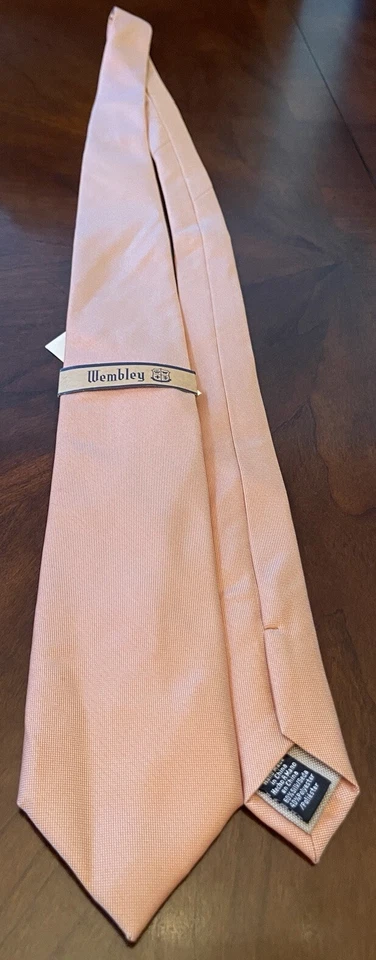 Corbata de cuello Wembley melocotón hecha a mano 60 % seda 40 % poliéster para hombre hecha en China Foto 3 de 4