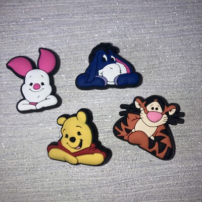 4 Freunde Pooh Motiv PVC Schuh Charms Schuhe Zubehör dekorieren Kroko Jibbitz