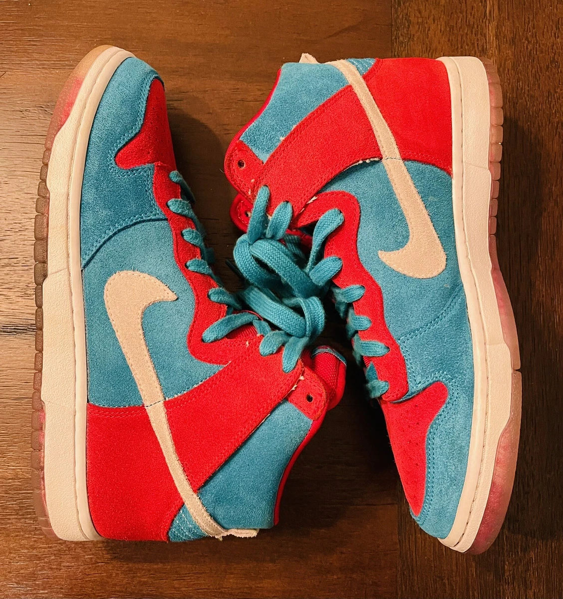 Nike sb dunk high bloody gums discount
