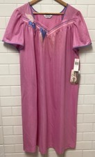 Vintage Vanity Fair Nightgown L Rose Pink Antron III Nylon Chevron Pleated USA