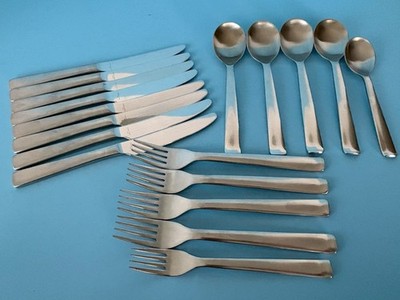 Robert Welch Flatware 18/10 Foster Pattern 18 Piece Forks Spoons Knives