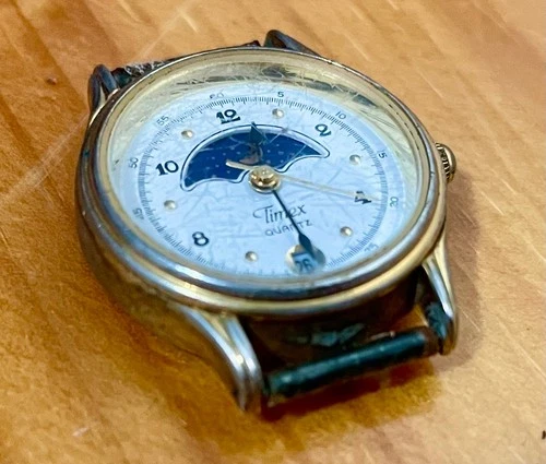 Vintage Timex Women’s Sun/Moon Phase Watch Gold Tone 24mm Runs For REPAIR