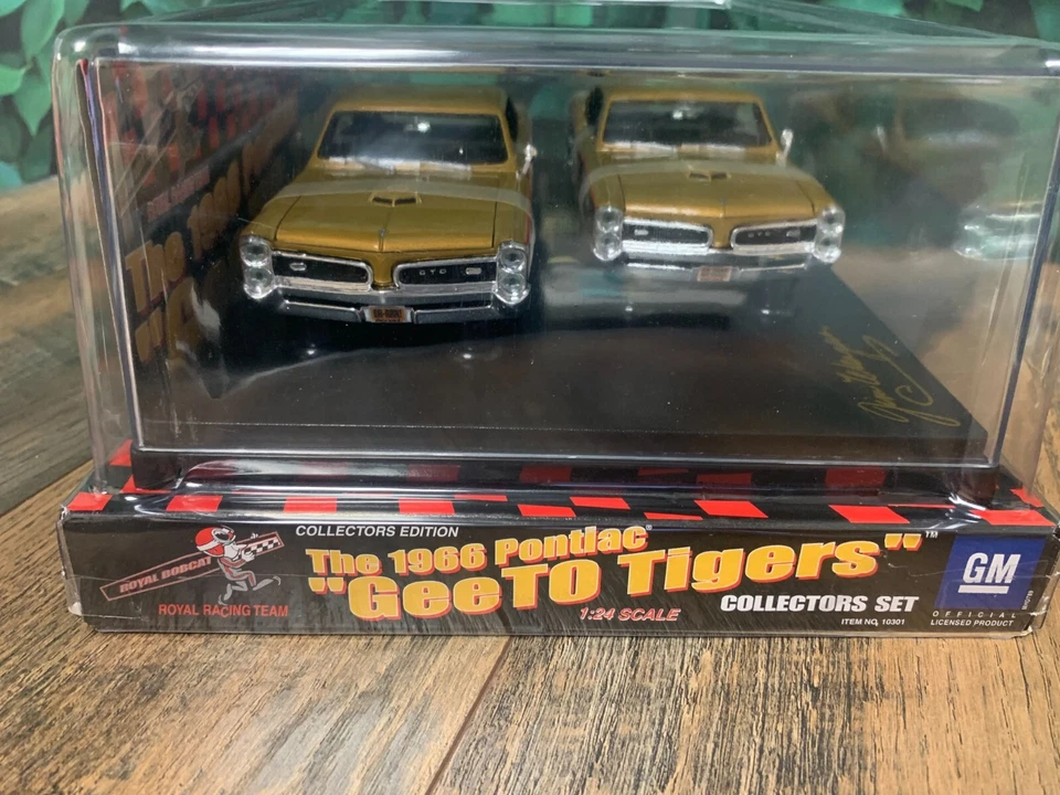 NEW SEALED PAIR! DIECAST CARS CLASSIC METAL WORKS 1966 GeeTO TIGERS GTO SET 1:24 - Image 2 of 4