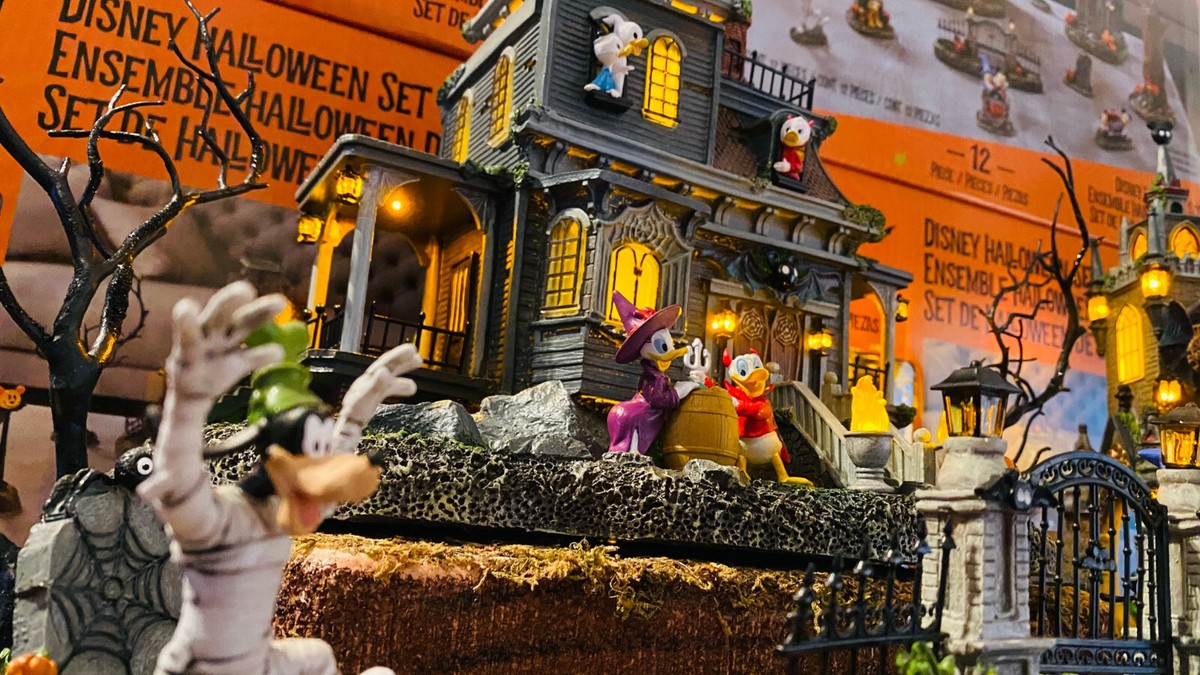 Disney Halloween Village 12 Piece Set 2022 NEW IN BOX | eBay