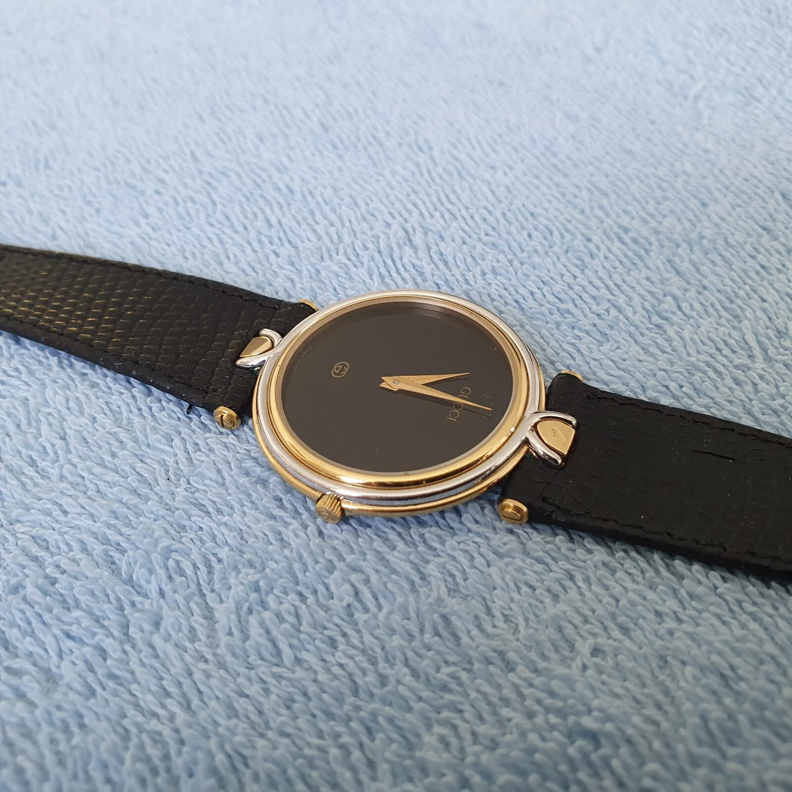 Montre homme ou femme Gucci 4500M (A282)