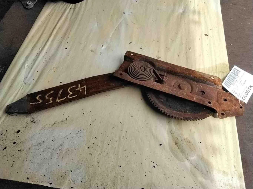 1974 1975 1976 1978 1979 年水星 COUGAR 前门调节器右 — 第 2/2 张图片