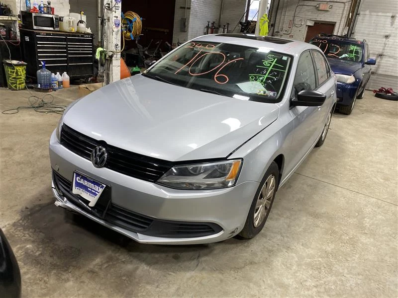 Used Radiator fits: 2013 Volkswagen Jetta exc. City 2.0L gasoline w/o turbo engi - Imagem 4 de 4