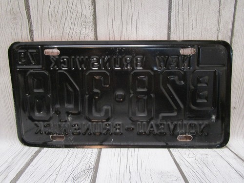 New Brunswick Canada 1979 Red License Plate #B28 348 - Picture 3 of 3