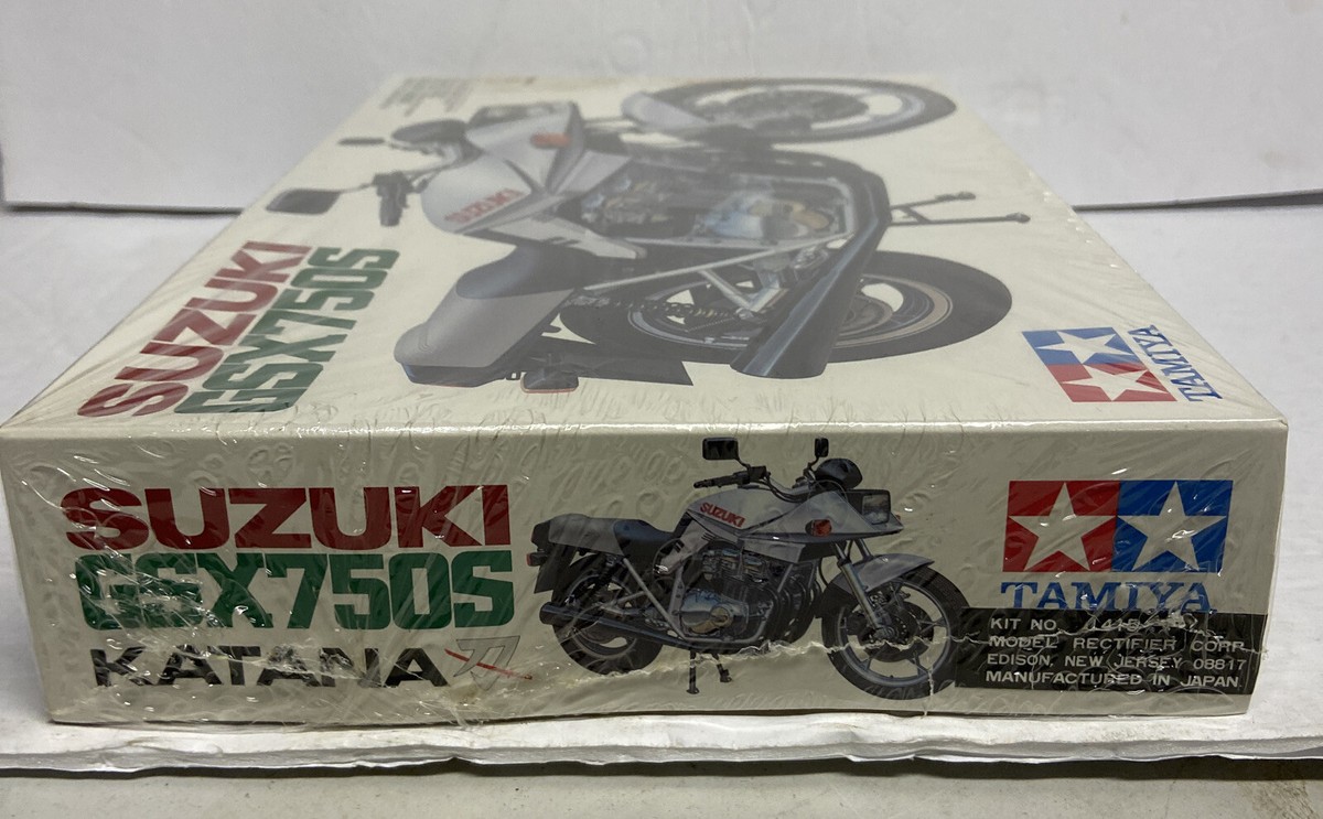 TAMIYA 1/12 SCALE SUZUKI GSX750S KATANA MODEL KIT NO. 1415
