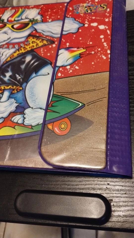 Lisa Frank Skateboarding Poodle perro trampero guardián con carpetas adicionales RARO Foto 3 de 4