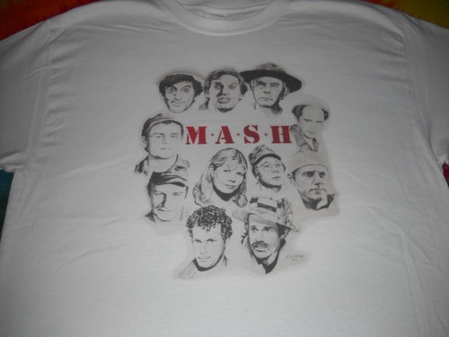 CAMISETA MASH M.A.S.H.4077o PROGRAMA DE TELEVISIÓN ALAN ALDA HOT LIPS DIBUJO BOCETO XL-NUEVA - Imagen 5 de 6