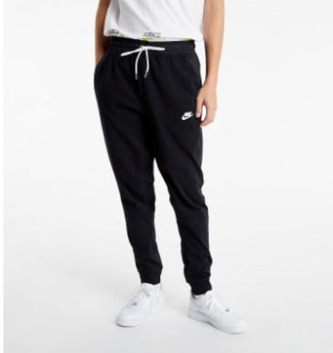lightweight joggers nike