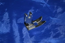 ZIGZAG GENERAL PURPOSE FOOT SINGER INDUSTRIAL SEWING MACHINE WIRE NEEDLE GUARD