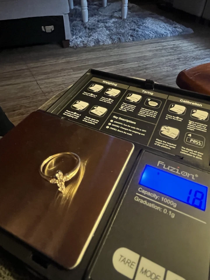 ANILLO ORO 14K CRUZ 6 DIAMANTES TALLA 7 1/2 Gramos 1.8 Foto 2 de 4