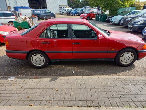1994 Mercedes Class C220 Diesel Saloon - Picture 6 of 20