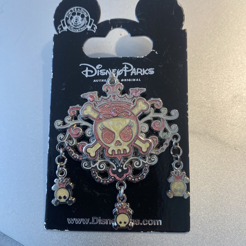 Disney Pin Pirates of the Caribbean SkullnBones Princess Dangle Pink Jewels NWT!