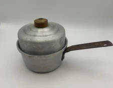 Vintage Mirro Aluminum 2-1/2" x 5"  5/8 Qt Pot With Lid & Steel Handle