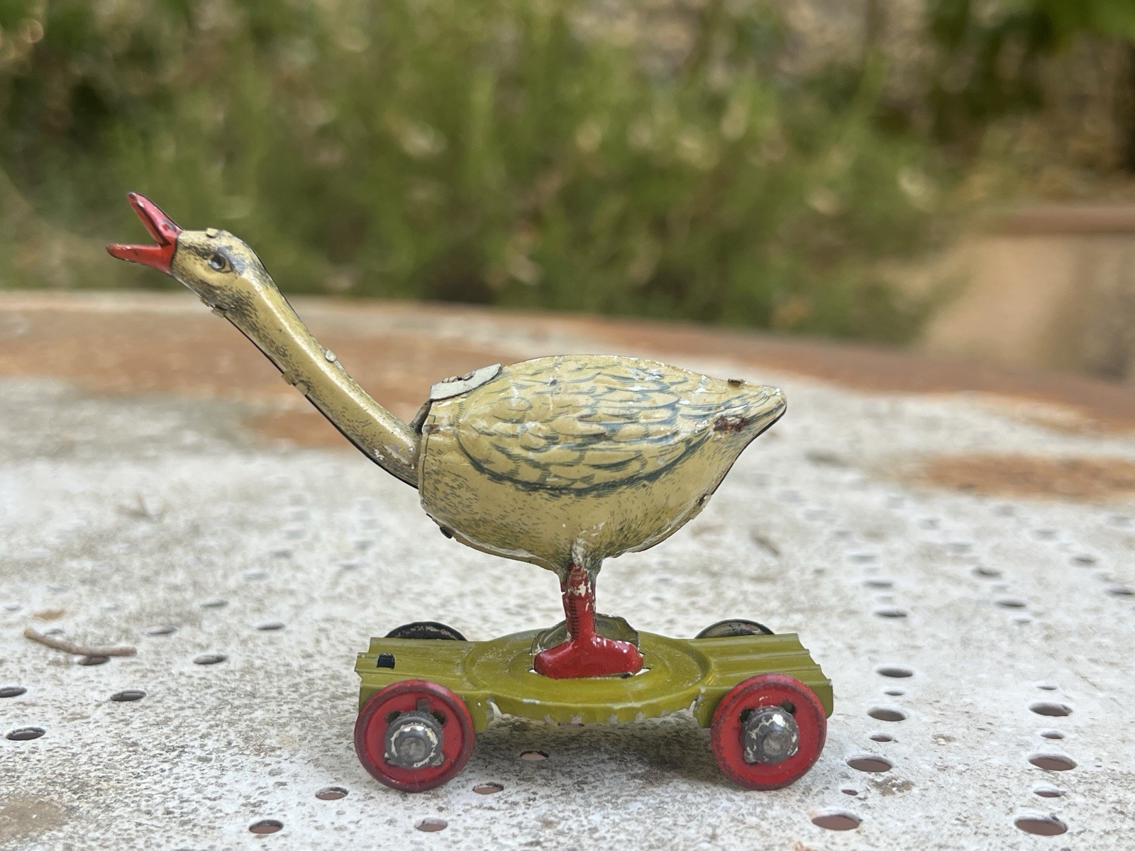 Penny Toy Goose Oscillating Head Goose