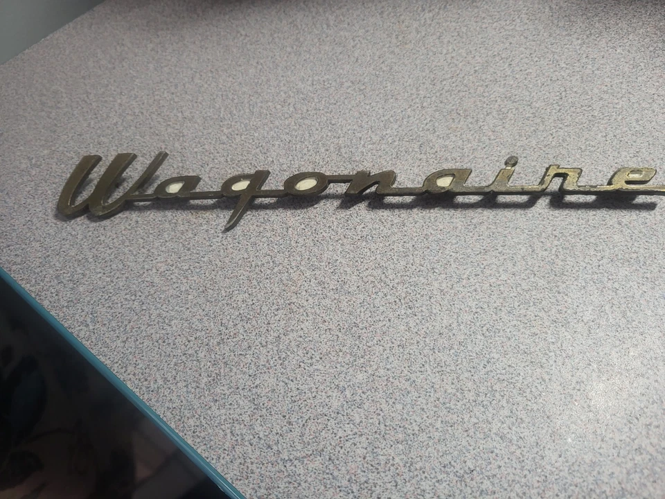 Studebaker Wagonaire 1963 camioneta insignia emblema escritura dorada 1352890V Foto 3 de 4