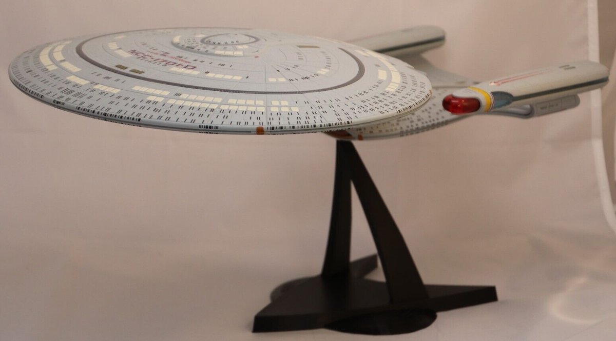 中古美品 DIAMOND SELECT STARSHIP NCC-1701-D Diamond Select Star Trek USS Enterprise-D Dual Display Stand | eBay