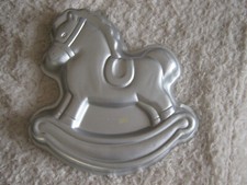 WILTON ROCKING HORSE CAKETIN/PAN/MOULD VINTAGE 1984 2105- 2388 BIRTHDAY CAKE TIN