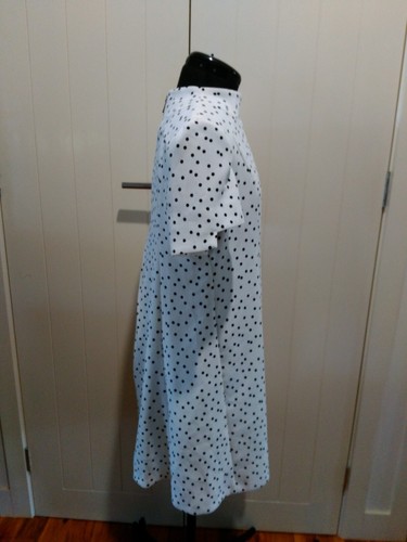 Cue white & black spots short sleeves dress size 14 Made in Aus BNWT RRP $279 - Picture 5 of 8