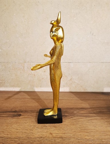 Collectible Museum Replica of Ancient Egyptian Goddess Selket with Scorpion - Bild 6 von 8