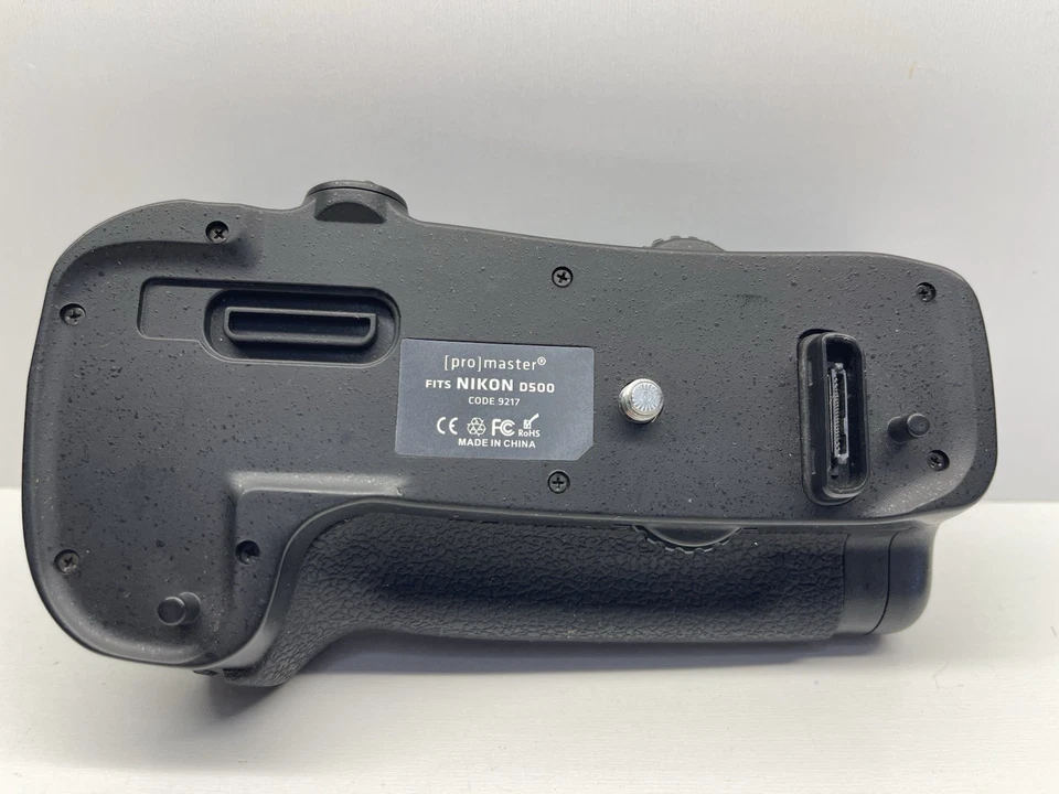 Empuñadura eléctrica Promaster 9217 - D500 para cámara Nikon D500 DSLR Foto 2 de 4
