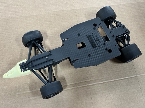 Chasis usado vintage 1/10 Kyosho F1 RC Brabham Yamaha BT60 Tyrrell 020 Honda - Imagen 5 de 17