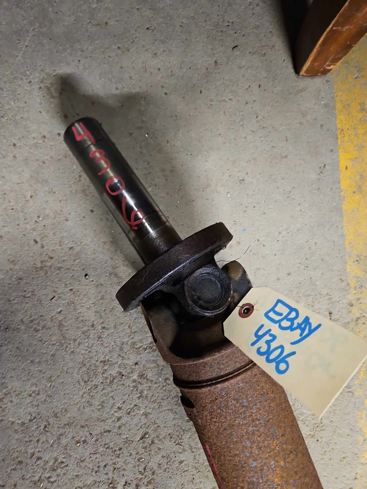 1998-2011 LINCOLN & TOWN CAR Rear Drive Shaft 117.1" WB 3.08 Ratio OEM - Image 4 of 4