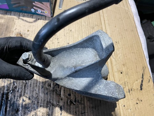 PORSCHE Cayenne 92A 2012y 3.0D Engine Mount Bracket Right 7L6199308D - Picture 4 of 7