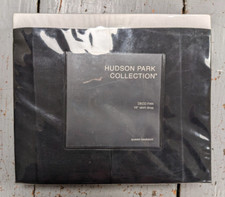 HUDSON PARK Queen Bedskirt in Deco Fan (Black) w/ 16" Drop - New in Package