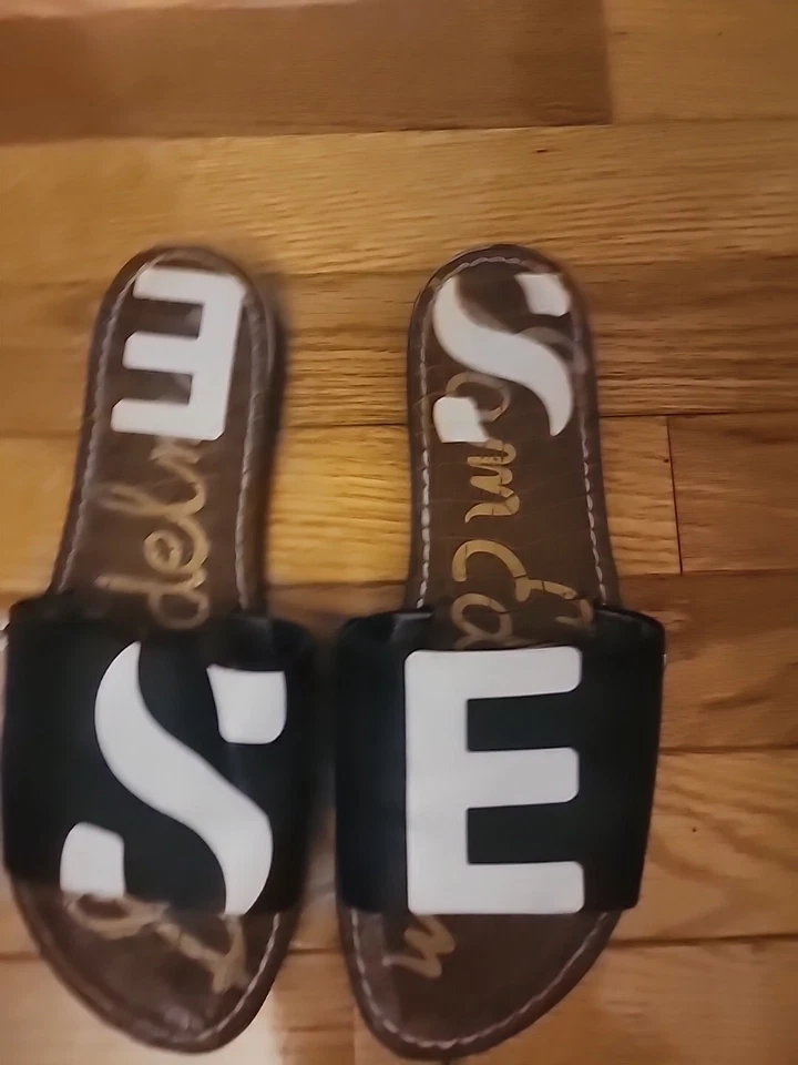 Sandalia mujer Sam Edelman negra/blanca con logotipo Gio sin cordones de cuero talla 7,5/usada en excelente estado Foto 2 de 4