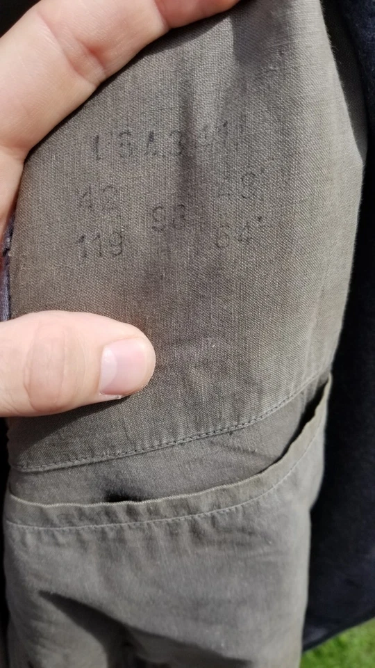 Abrigo de la Luftwaffe alemana Segunda Guerra Mundial con correas para el hombro de suboficial Foto 4 de 4