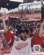 Kirk Maltby- Signed Stanley Cup Photograph (Detroit Red Wings)