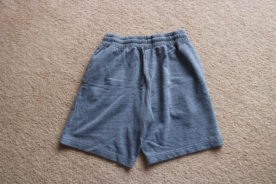 Pantalones Cortos Para Mujer H&M Gris Largo Medio Calce Regular Mezcla Algodón Talla M Foto 2 de 4