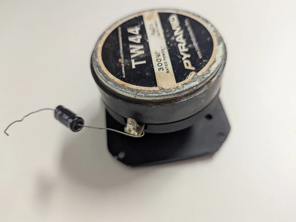 Tweeter de bala de titanio de aluminio fundido a presión piramidal modelo TW44, probado, funciona Foto 4 de 4